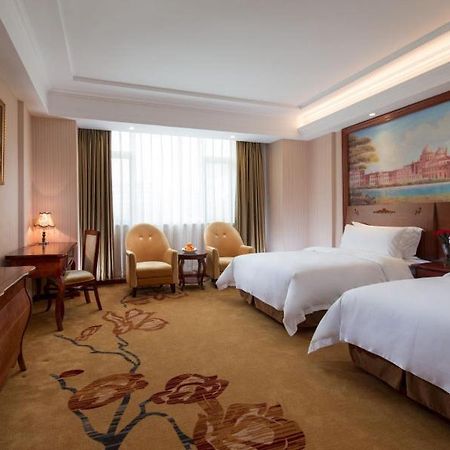 Vienna Hotel Puning South Huancheng Road High-Speed Train Station Exterior photo